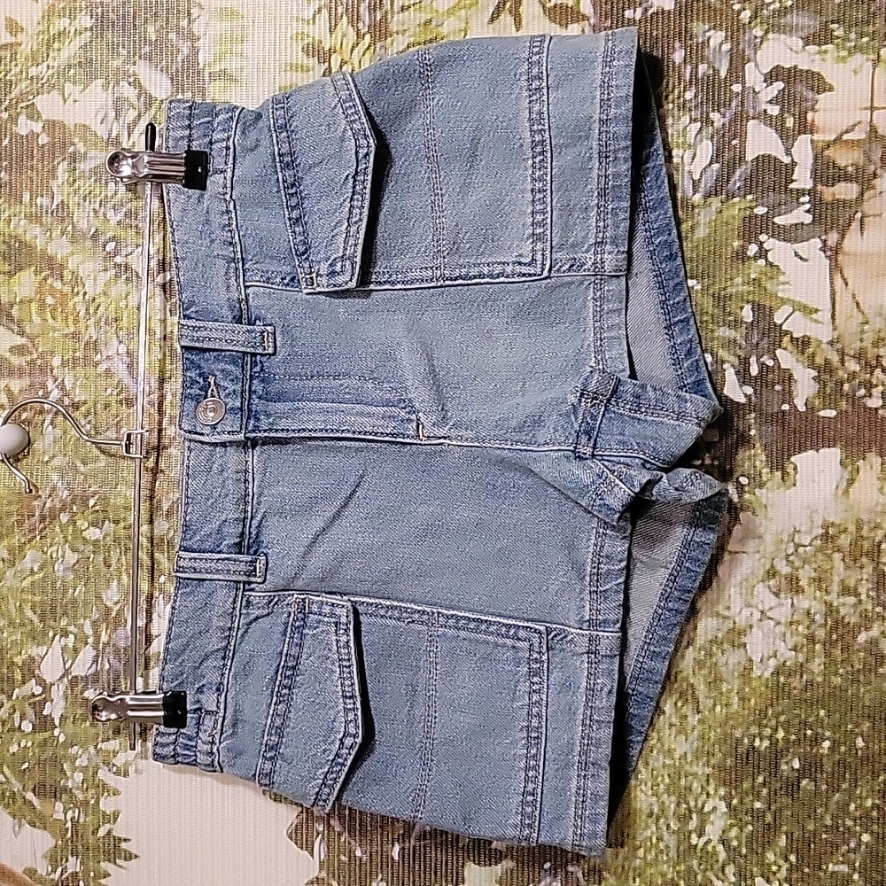 Jean shorts with cargo side pockets